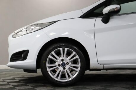 Ford Fiesta ZETEC 27