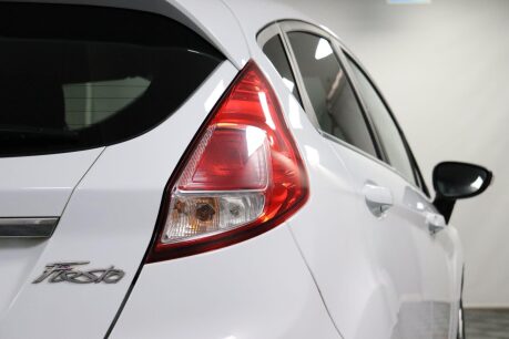 Ford Fiesta ZETEC 23