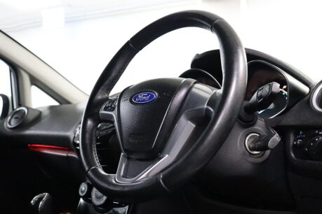 Ford Fiesta ZETEC 12