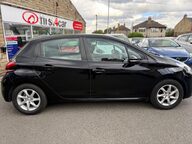 Peugeot 208 ACTIVE 8