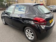Peugeot 208 ACTIVE 6