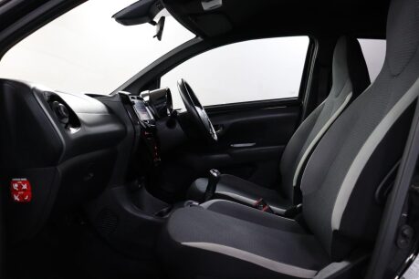 Toyota Aygo VVT-I X-TREND TSS 42