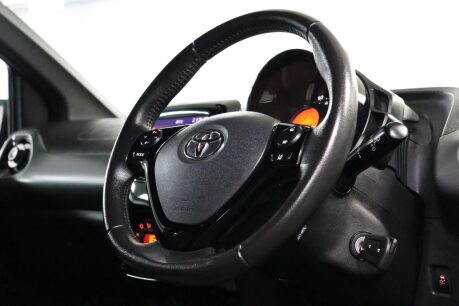 Toyota Aygo VVT-I X-TREND TSS 12