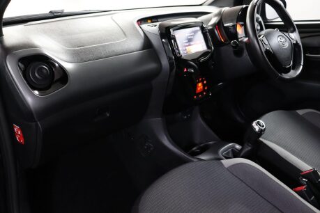 Toyota Aygo VVT-I X-TREND TSS 34