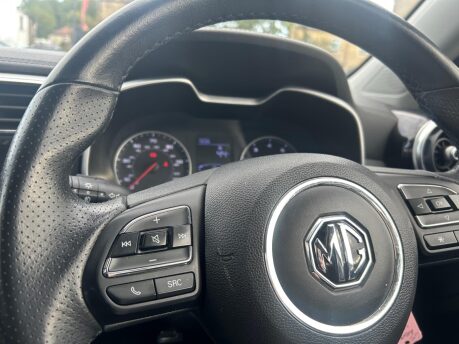 MG ZS EXCITE 12