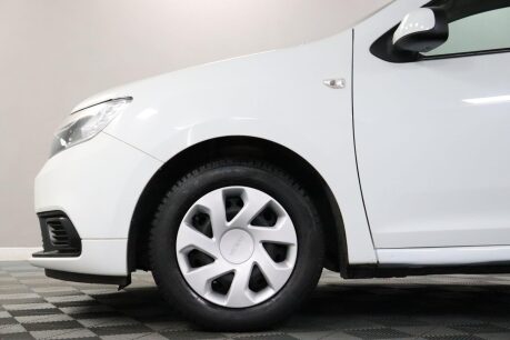 Dacia Sandero AMBIANCE SCE 27