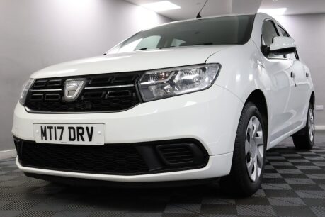 Dacia Sandero AMBIANCE SCE 28