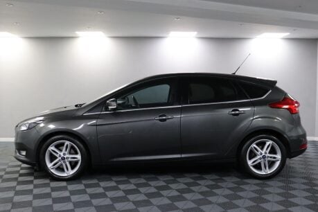 Ford Focus TITANIUM 18