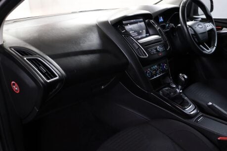 Ford Focus TITANIUM 34