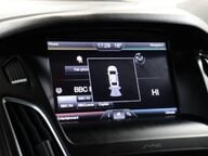 Ford Focus TITANIUM 37