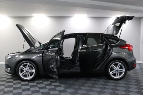 Ford Focus TITANIUM 6