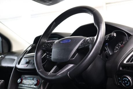 Ford Focus TITANIUM 12