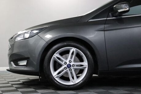Ford Focus TITANIUM 27