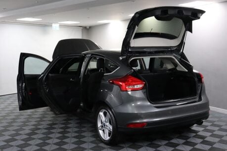 Ford Focus TITANIUM 21