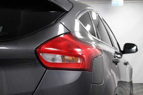 Ford Focus TITANIUM 23