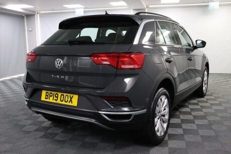 Volkswagen T-Roc SE TSI 11