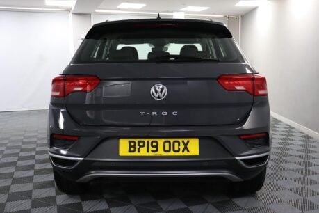 Volkswagen T-Roc SE TSI 8