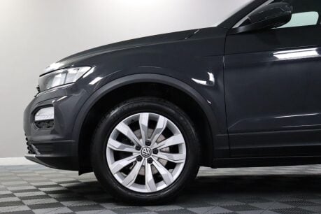 Volkswagen T-Roc SE TSI 27