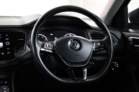 Volkswagen T-Roc SE TSI 45