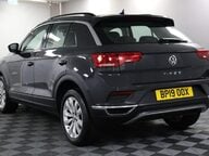Volkswagen T-Roc SE TSI 10