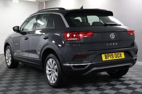 Volkswagen T-Roc SE TSI 10