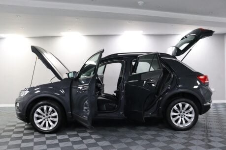 Volkswagen T-Roc SE TSI 6