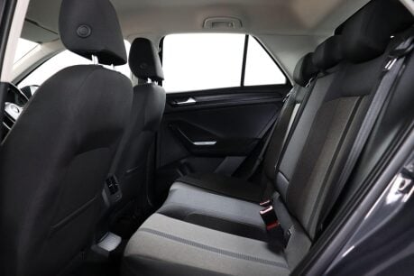 Volkswagen T-Roc SE TSI 41