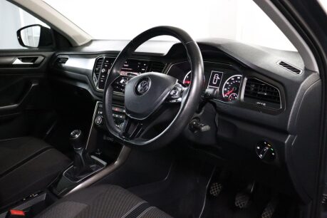 Volkswagen T-Roc SE TSI 5