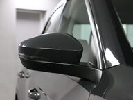 Volkswagen T-Roc SE TSI 33