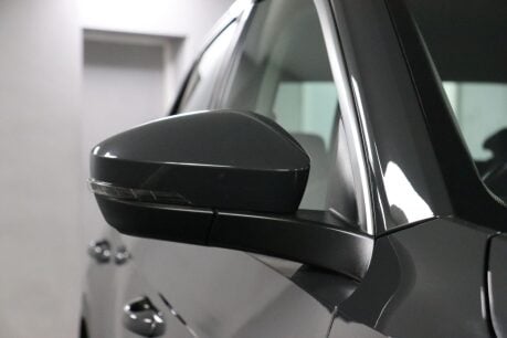 Volkswagen T-Roc SE TSI 33