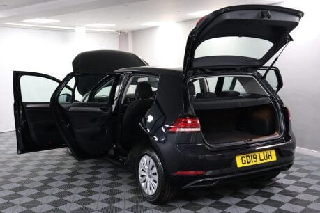 Volkswagen Golf S TSI 21