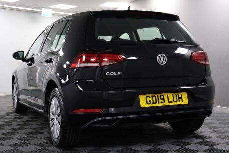 Volkswagen Golf S TSI 29