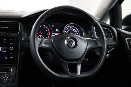 Volkswagen Golf S TSI 43