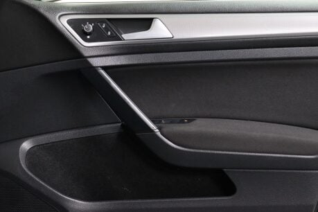 Volkswagen Golf S TSI 36