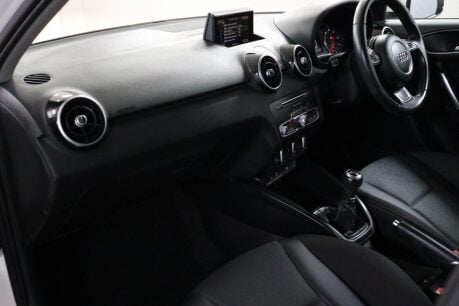 Audi A1 SPORTBACK TDI SPORT 34