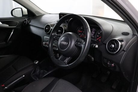 Audi A1 SPORTBACK TDI SPORT 5