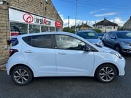 Hyundai i10 PLAY 8