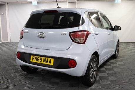 Hyundai i10 PLAY 11