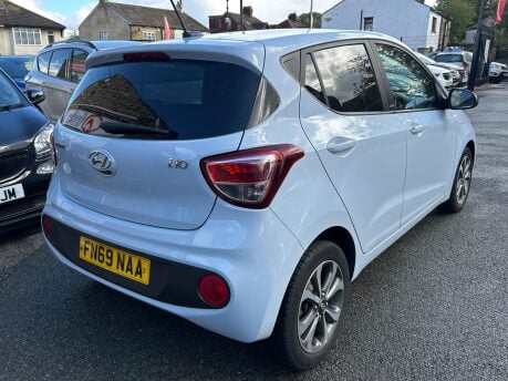 Hyundai i10 PLAY 9
