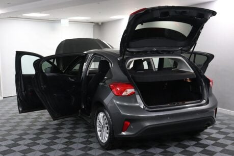 Ford Focus TITANIUM 16