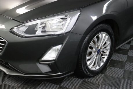 Ford Focus TITANIUM 32