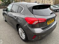 Ford Focus TITANIUM 9