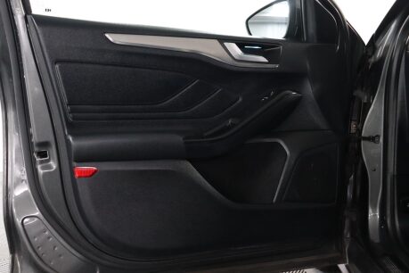 Ford Focus TITANIUM 44