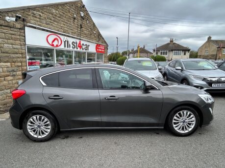 Ford Focus TITANIUM 6