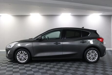 Ford Focus TITANIUM 18