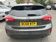 Ford Focus TITANIUM 8