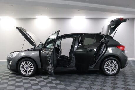 Ford Focus TITANIUM 6