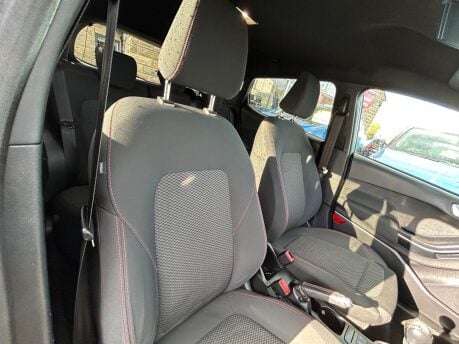 Ford Fiesta ST-LINE 10