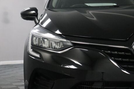 Renault Clio ICONIC TCE 24