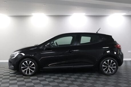 Renault Clio ICONIC TCE 17